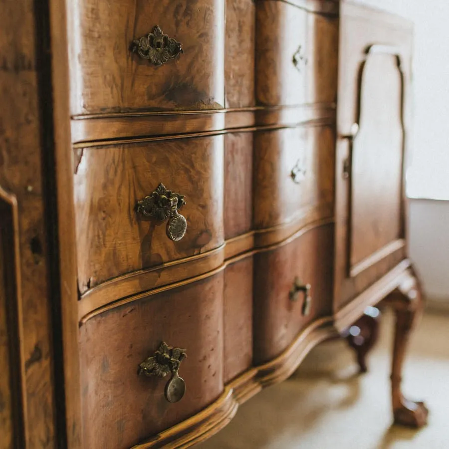 antique-furniture-2023-11-27-04-59-42-utc
